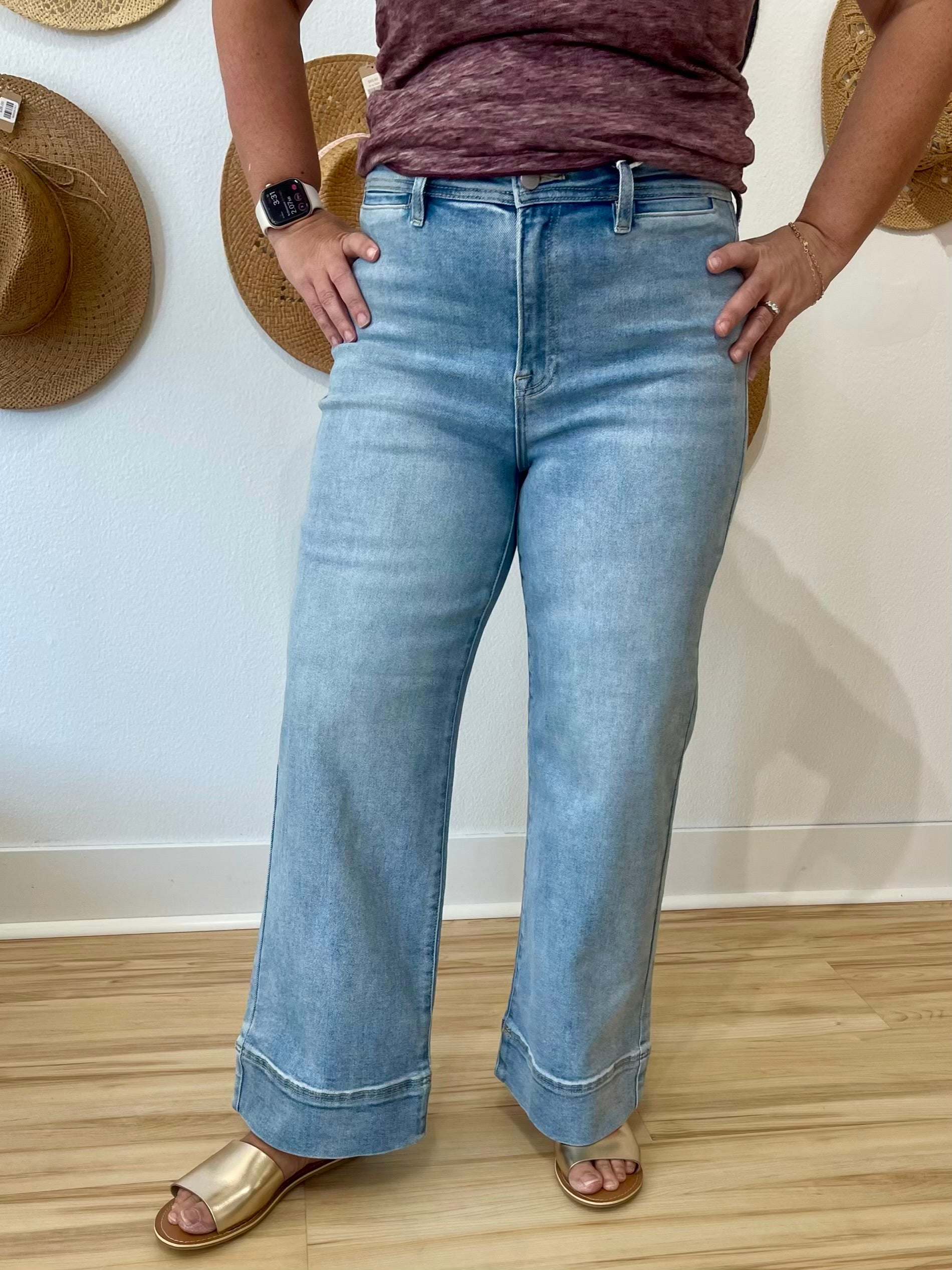 ぺ*ぺ様 「New Jeans へリン着用」GRAPE x YVMIN 水色Sサ Risen High Rise Cropped Wide Leg Jeans - Light – Pineapple Lain