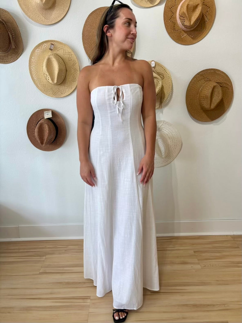 Vacanza Resort) Aiya Strapless Keyhole Maxi Dress - White